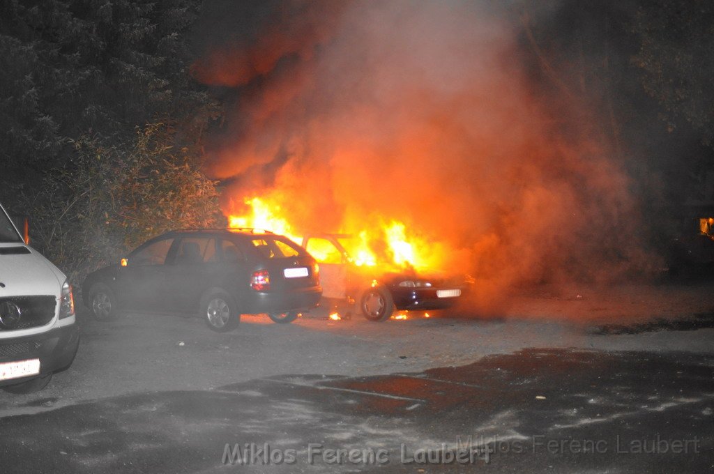 Wieder brennende Autos in Koeln Hoehenhaus P003.JPG